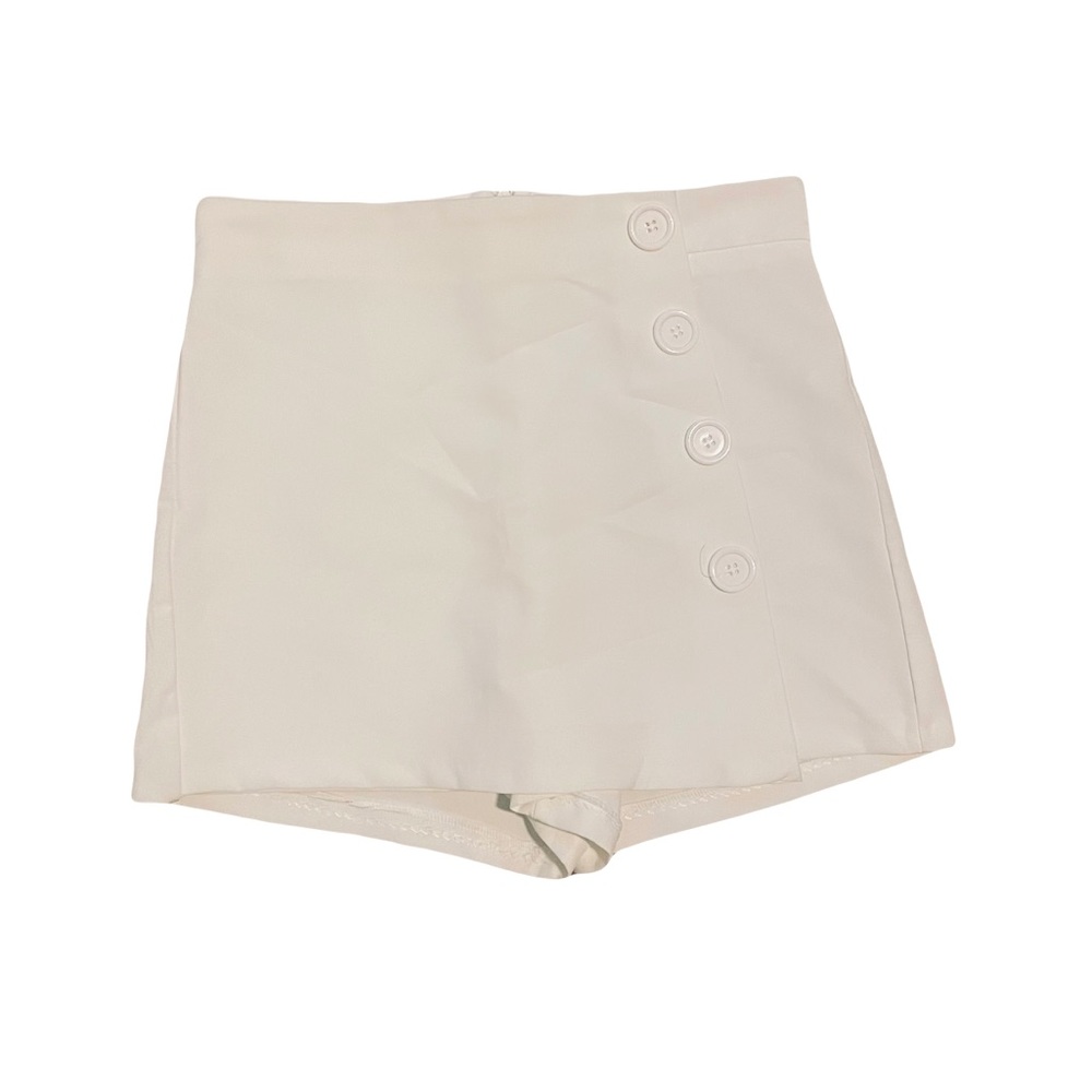 Unworn white short M size